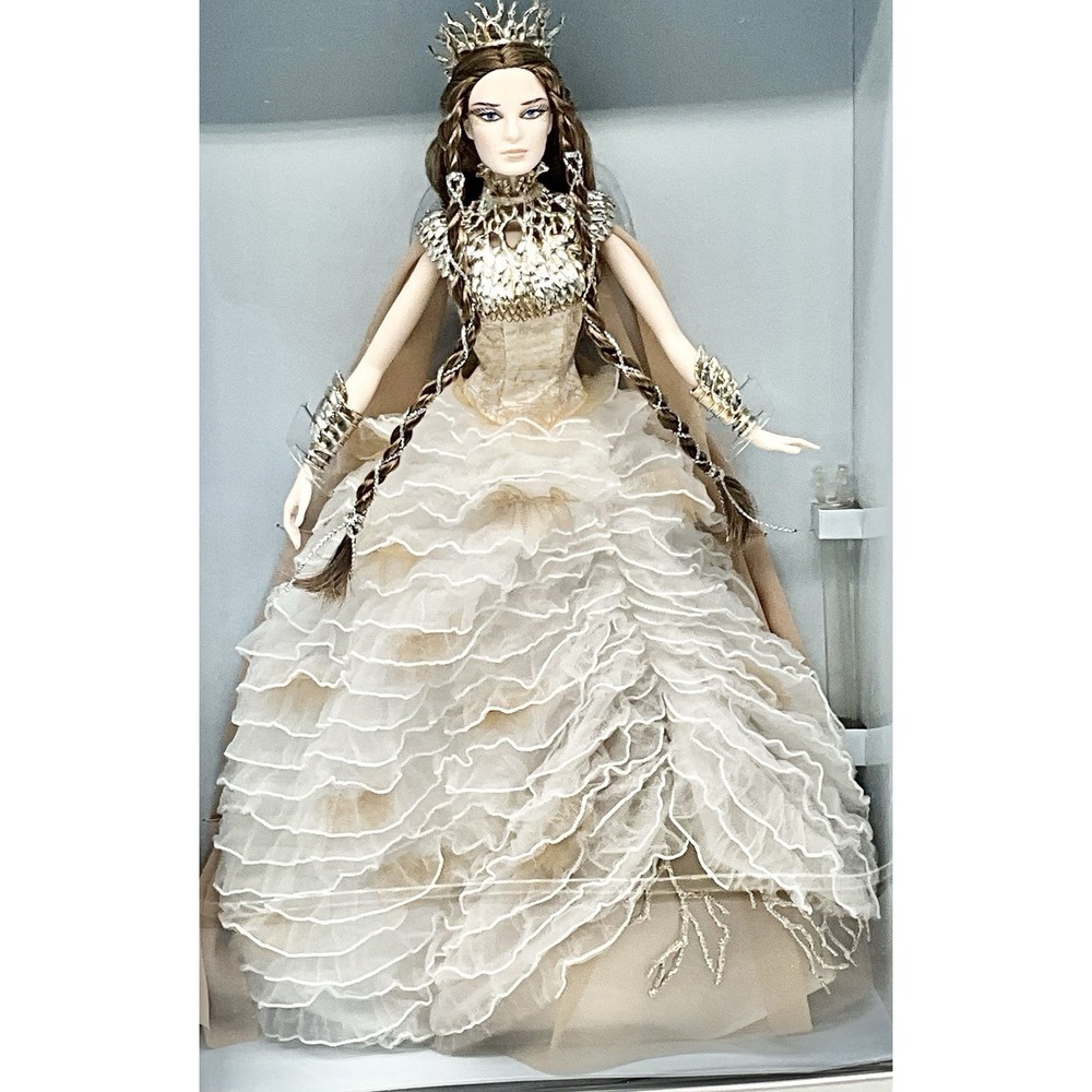 2014 Barbie-LADY OF THE WHITE WOODS Gold Label CGK94 NEW IN BOX